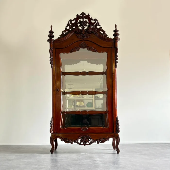 ロココスタイル 猫脚&カルトゥーシュ彫刻のワードローブ