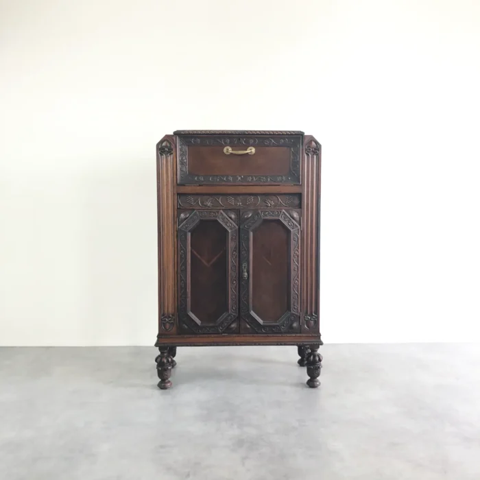 イギリスアンティーク 希少なカクテルキャビネット