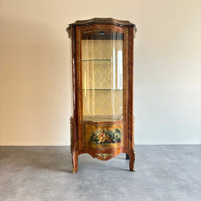 ロココ調キングウッドキャビネット｜サーペンタイン×オルモル装飾