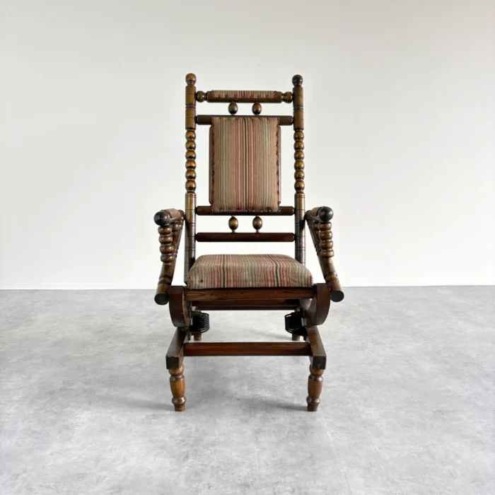 アンティーク ロッキングチェア | ボビンターニング装飾×鋲打ち