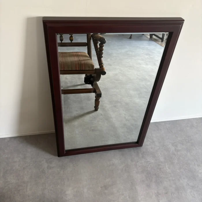 シンプルな木製ミラー